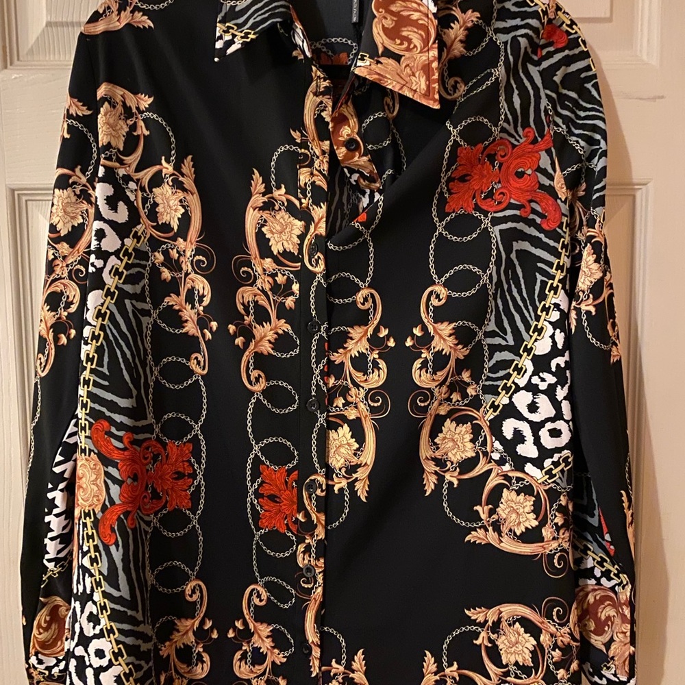PrettyLittleThing Black Baroque Chain Print Button-Up Shirt